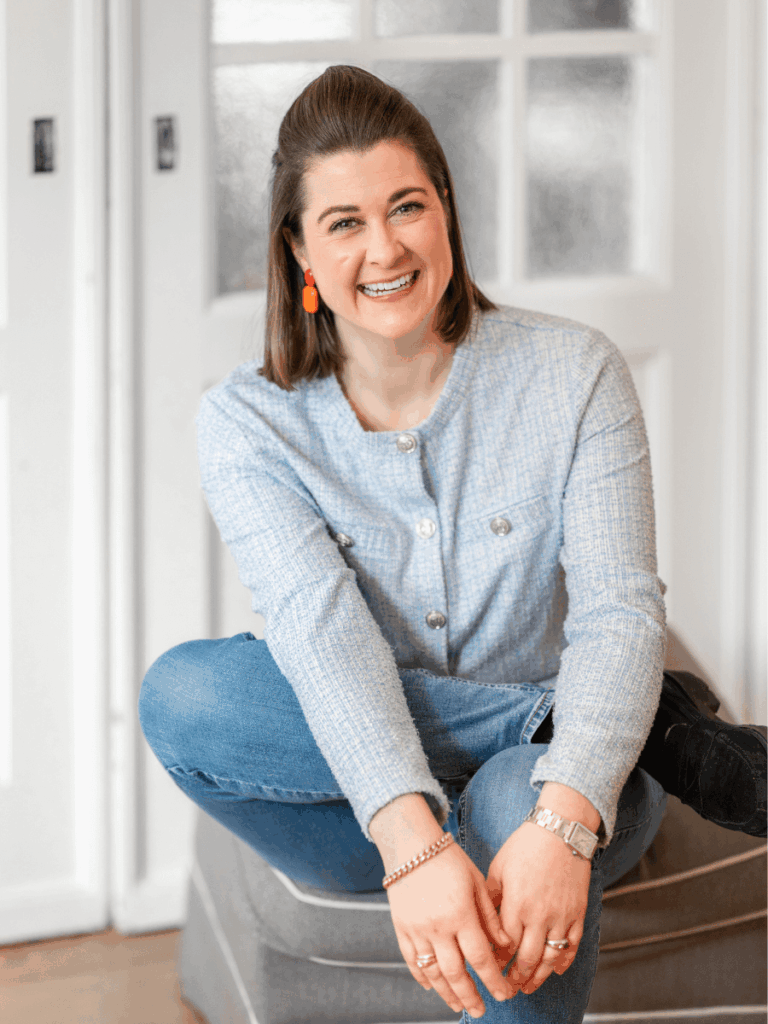 Carolin Schramm mit blauer Jacke Kopf schräg